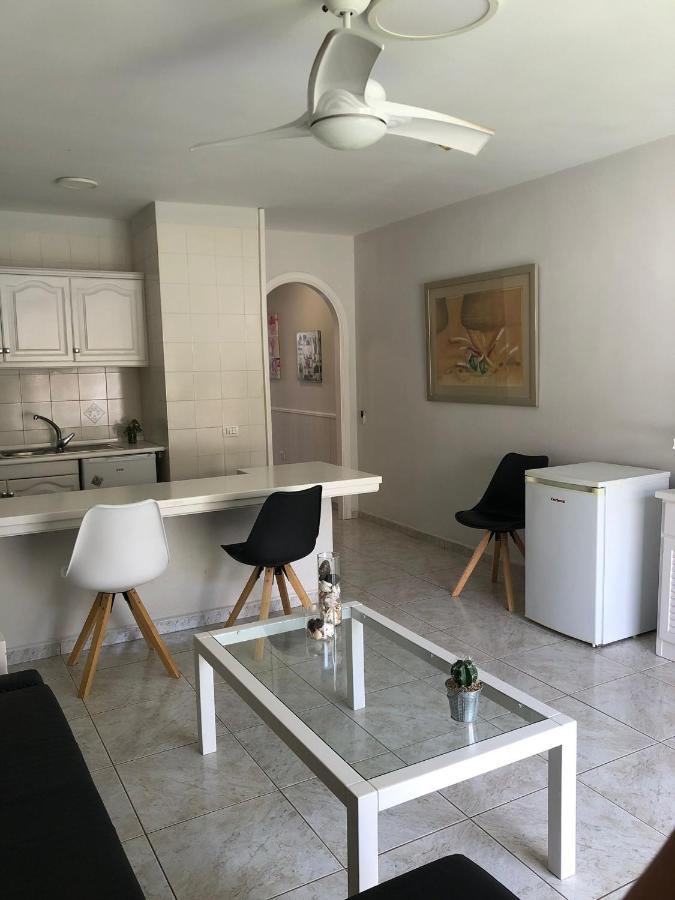 Apartamento De 1 Dormitorio En Victoria Court 2 Los Cristianos. Los Cristianos  Eksteriør bilde
